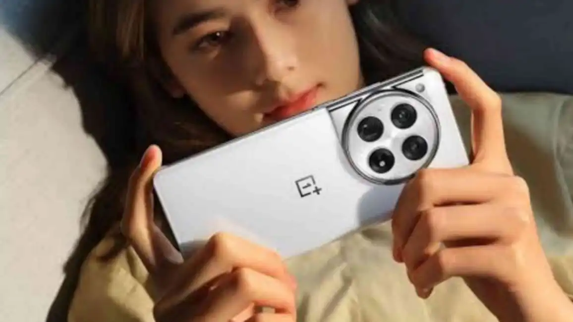 one plus 12 Glacial White