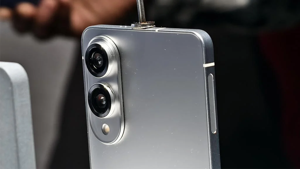 s25 edge unpacked img